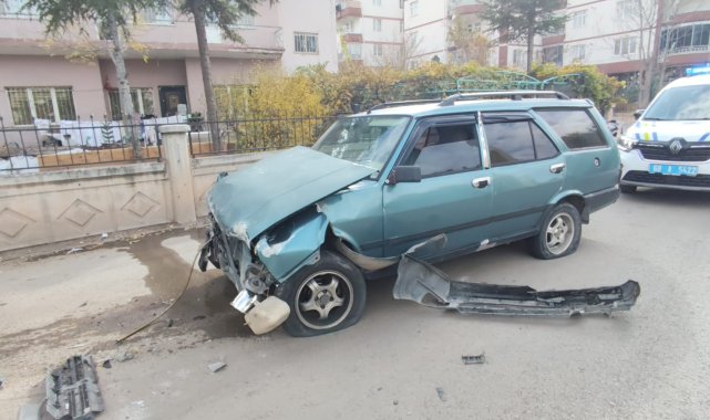 Otomobil bahçe duvarına çarptı: 1 yaralı