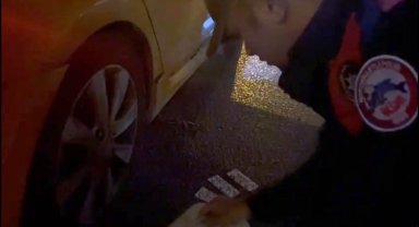 Polisten kaçan sürücünün taksisinde uyuşturucu ele geçirildi