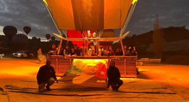 Sıcak hava balonları, Atatürk posterleri ile havalandı