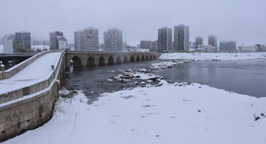 Sivas'ta kar yağışı etkili oldu