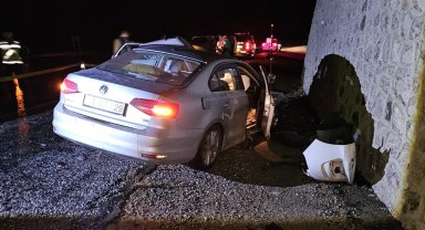 Sivas'ta otomobiller çarpıştı: 1 ölü, 2 yaralı