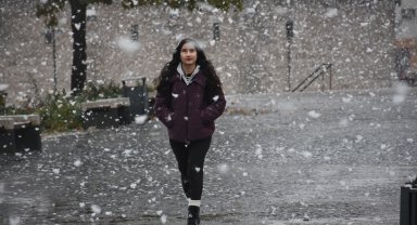 Sivas'ta yüksek kesimlere kar yağdı