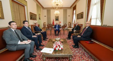 TBMM Başkanı Kurtulmuş, Özbekistan Büyükelçisi Khaydarov'u kabul etti