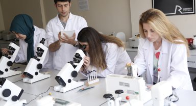 YÖK: Türkiye'de 6,7 milyon yükseköğretim öğrencisi, 187 bin öğretim elemanı bulunuyor