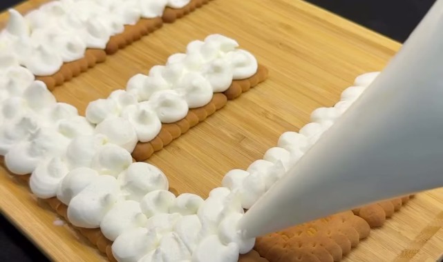 A101'den Haftasonu İçin Harf Pasta Tarifi Paylaşımı