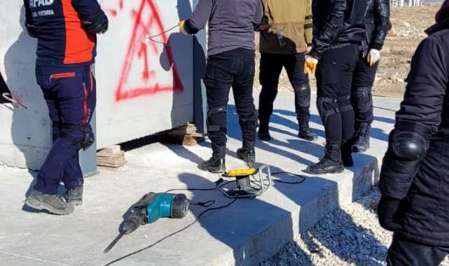 AFAD Karaman Eğitmenleri Çevik Kuvvet Personeline Arama Kurtarma Eğitimi Veriyor