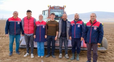 Karacaören Köyü'nde Sulu Arazi Arpa Çeşit Denemelerine Başlandı