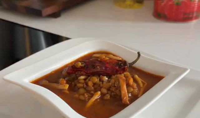 A101'den Karaman'a Geleneksel Erişteli Yeşil Mercimek Çorbası Tarifi