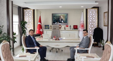 Ermenek Kaymakamı, Ayrancı Kaymakamını Makamında Ziyaret Etti