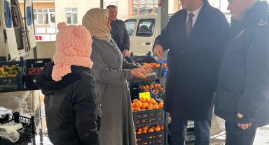Ermenek Kaymakamı Çam Halk Pazarını Vatandaşlarla Birlikte Denetledi