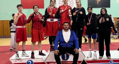 Karaman Boks Takımı Aksaray'da Şampiyonada Madalyaları Topladı