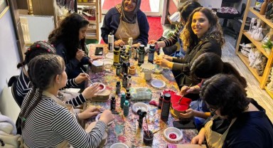 Karaman Çocuk Evleri Kız Öğrencileri Hobi Sanat Merkezinde Ahşap Boyama Yaptı