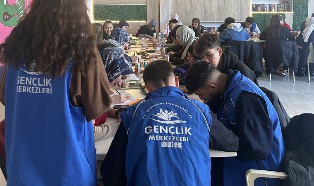 Karaman Gençlik Merkezi'nde Mandala Boyama Etkinliği Gençleri Buluşturdu