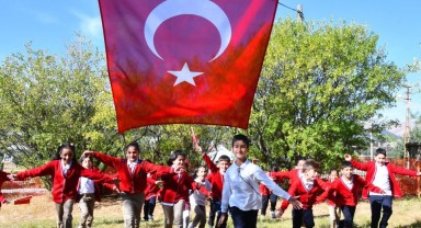Karaman Okullarında Bayrak Sevgisi Temasıyla Yeni Dönem Başlıyor