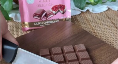 A101'den Damak Çatlatan Pasta Tarifi: Yoğun Kakaolu ve Çilekli Lezzetler