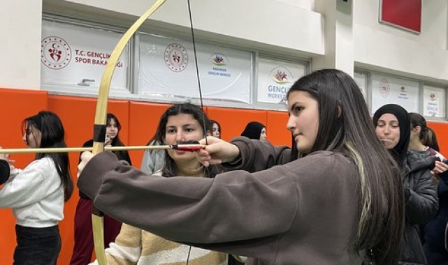 Güzel Sanatlar Lisesi Öğrencilerine Okçuluk Eğitimi Verildi