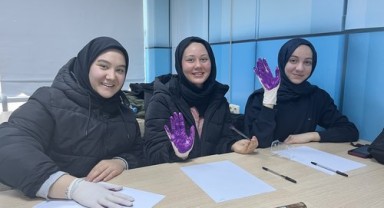 Karaman Gençlik Merkezi'nden Mor Baskılarla Kanser Farkındalığı