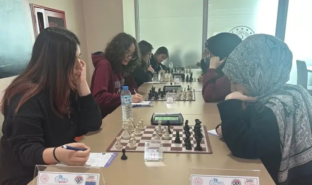 Karaman Okul Sporları Satranç Gençler Yarışması Başladı