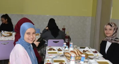 Karaman'da İmam Hatip Lisesi Pansiyonunda İftar: Birlik ve Beraberlik Vurgusu