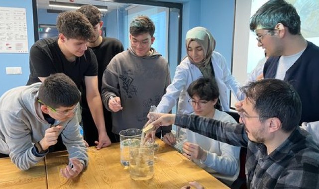 Karaman'da Nanoteknoloji Deneyleri: Su İtici Yüzeyler Keşfedildi