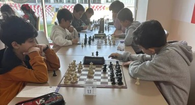 Karaman'da Okul Sporları Satranç Yarışmaları Başladı