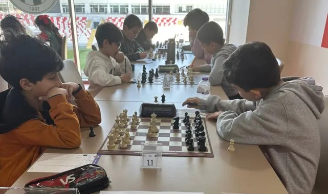 Karaman'da Okul Sporları Satranç Yarışmaları Başladı