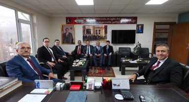 Vali Hayrettin Çiçek, Göktepe Belediyesi'ni Ziyaret Etti