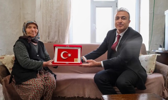 Vali Hayrettin Çiçek, Şehit Yusuf Ünlü'nün Annesi İsmihan Ünlü'yü Ziyaret Etti