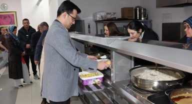 Ayrancı Kaymakamı İLKAY ve Eşi Öğrencilerle İftar Yaptı