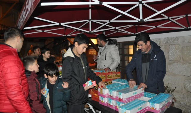 Ermenek'te Kadir Gecesi Özel Programı Sonrası Vatandaşlara İkram