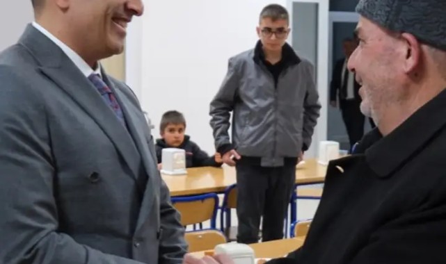 Karaman Valisi Çiçek, Şehit Aileleri ve Öğrencilerle İftar Yaptı