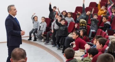 Karaman Valisi Hayrettin Çiçek Öğrencilerle Buluştu