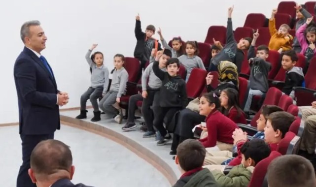Karaman Valisi Hayrettin Çiçek Öğrencilerle Buluştu