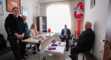 Karaman Valisi Hayrettin Çiçek, Türk Kadınlar Birliği'ni Ziyaret Etti