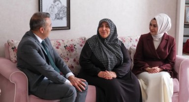 Karaman Valisi ve Eşi Şehit Ailesini Ziyaret Etti
