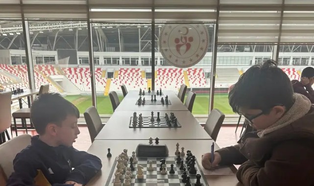 Karaman'da 18 Mart Çanakkale Zaferi Satranç Turnuvası Ödül Töreniyle Sona Erdi