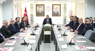 Karaman'da Eğitim Değerlendirildi: Bakan Tekin ve Heyeti Toplantı Düzenledi