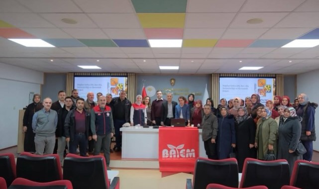 Karaman'da Kadın Çiftçilere Sarı Alıç Yetiştiriciliği Eğitimi