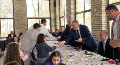 Kazımkarabekir'de Bayramlaşma: Kaymakam Zıvlak ve Başkan Demir Vatandaşlarla Buluştu