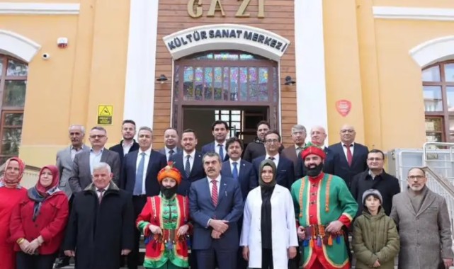 Milli Eğitim Bakanı Tekin, Karaman'da Maarif Müzesi'ni Ziyaret Etti