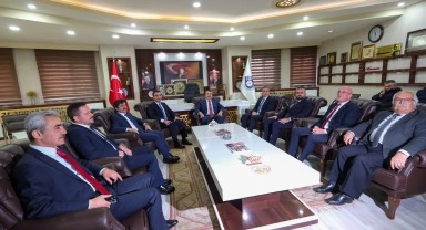 Milli Eğitim Bakanı Yusuf Tekin Karaman'da Belediyeyi Ziyaret Etti