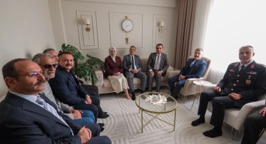 Vali Çiçek ve Eşi, Pençe-Kilit Gazisi Andaç'ı Ziyaret Etti