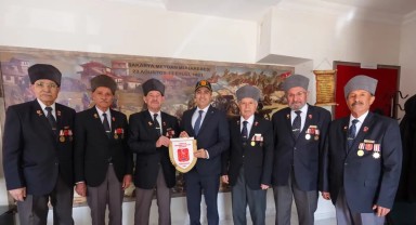 Vali Hayrettin Çiçek, Gaziler Derneği Karaman Şubesi'ni Ziyaret Etti