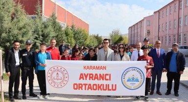 Ayrancı Kaymakamı ve Eşi, Öğrencilerle Yürüyüş Etkinliğine Katıldı