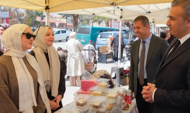 Karaman Valisi Hayrettin Çiçek, DMD Hastası Toprak Doğan İçin Düzenlenen Kermesi Ziyaret Etti