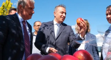 Karaman ve Konya Valileri, Avrupa'nın En Büyük Elma Bahçesinde İnceleme Yaptı