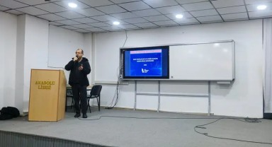 Karaman'da Öğrencilere Güvenli İnternet Kullanımı Eğitimi Verildi