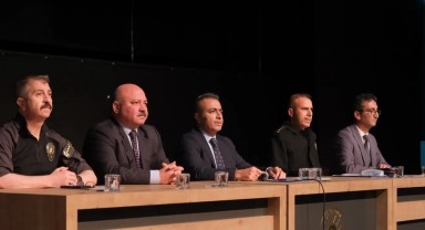 Karaman'da Okul Güvenliği Toplantısı: Vali Çiçek Başkanlığında Tedbirler Değerlendirildi