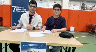 Karamanlı Gençler Münazara Yarışmasında Parladı