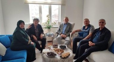 Kazımkarabekir Belediye Başkanı Durmuş Demir'den Umre'den Dönen Vatandaşlara Ziyaret